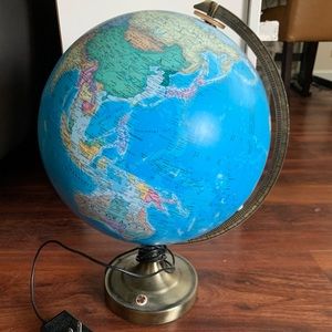 WORLD GLOBE